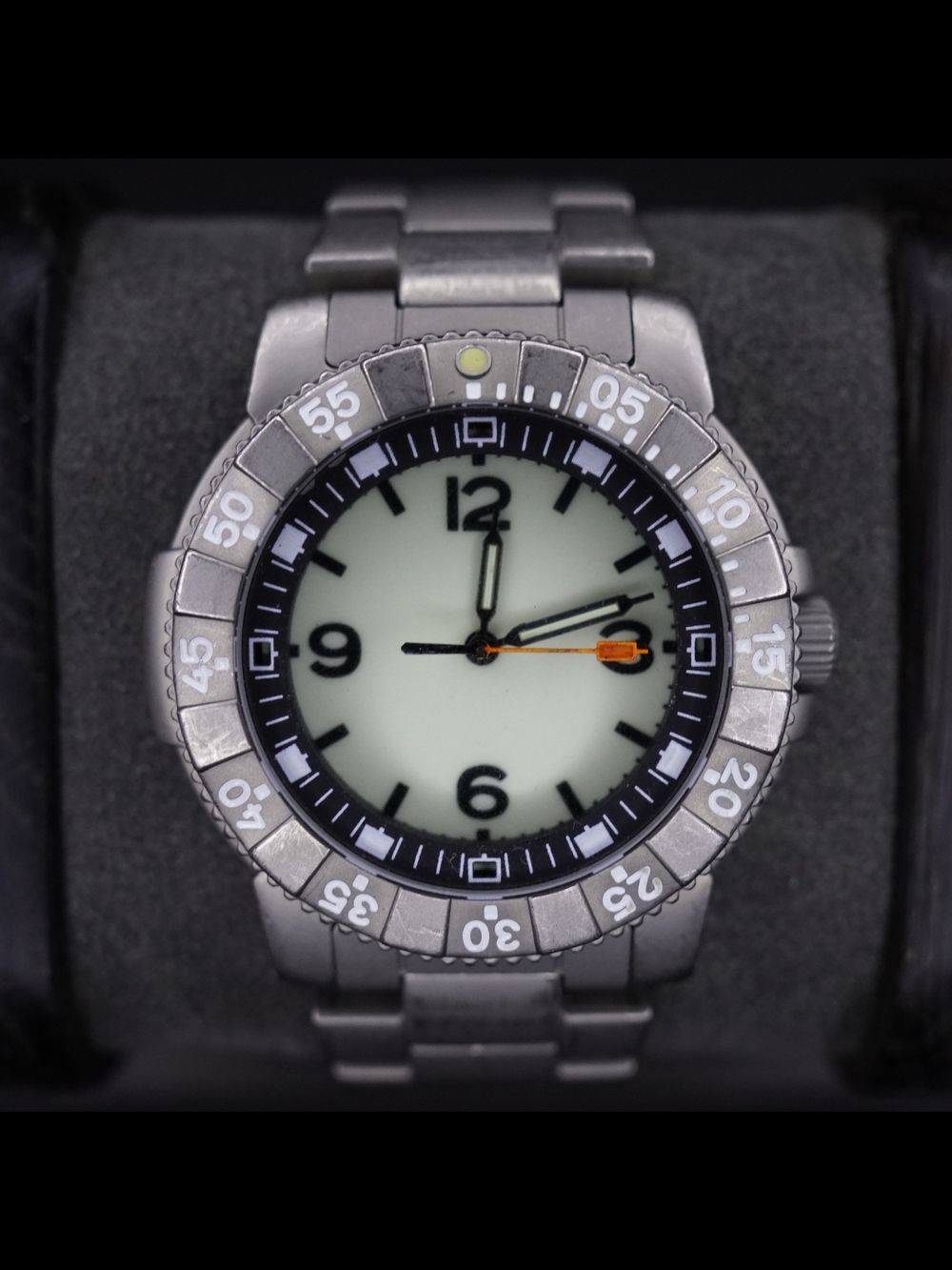 Vintage Smith & Wesson Titanium Diver Watch 200M Lume Quartz Mens Swiss Parts